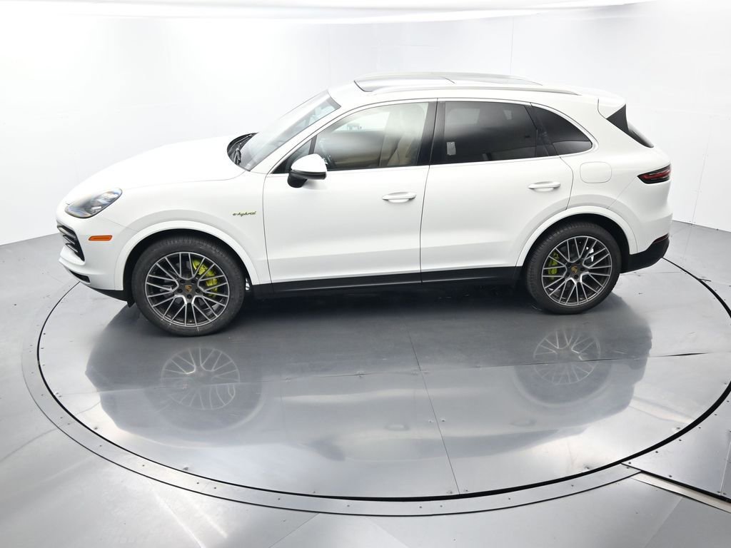 Certified 2020 Porsche Cayenne E-Hybrid image 31