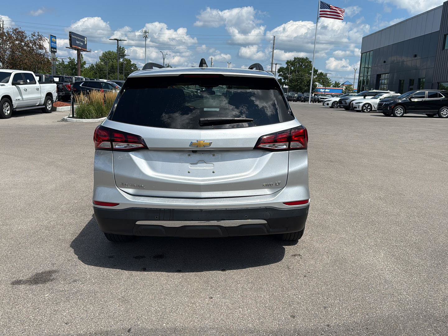 Used 2022 Chevrolet Equinox LT AWD/4WD image 4