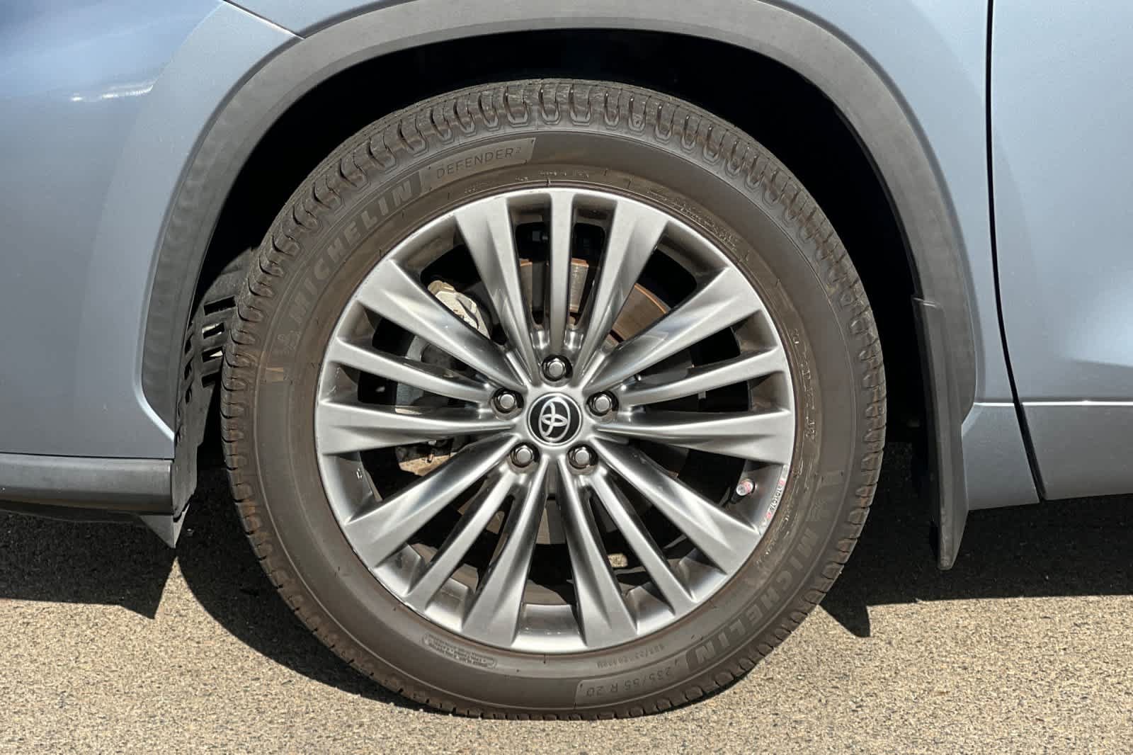 Used 2021 Toyota Highlander Platinum AWD/4WD image 13