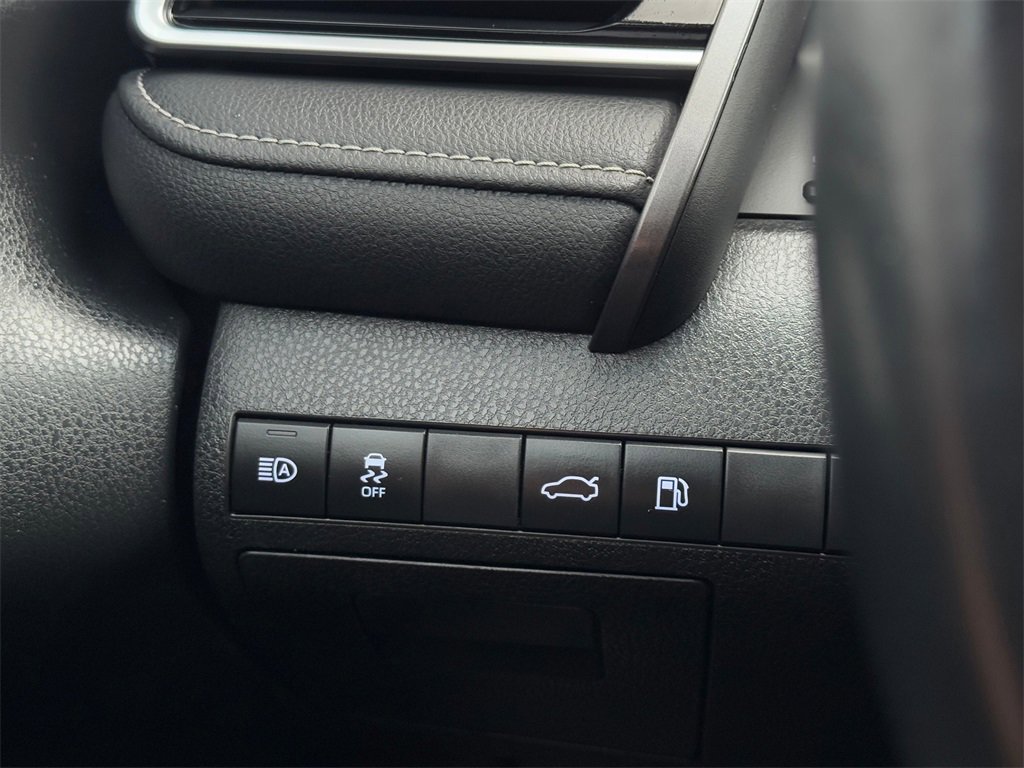 Certified 2018 Toyota Camry SE image 29