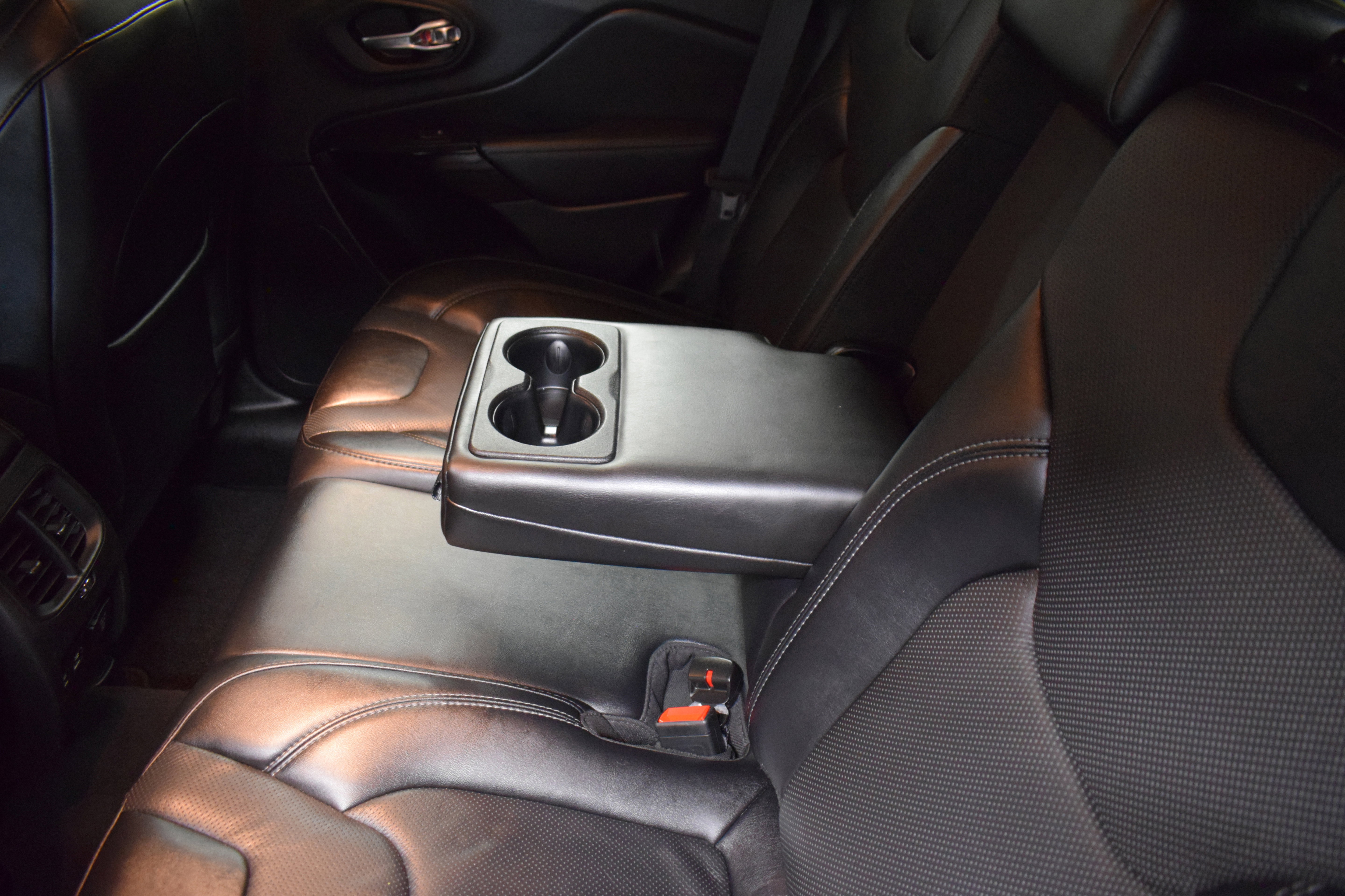 Used 2023 Jeep Cherokee Altitude Lux image 9