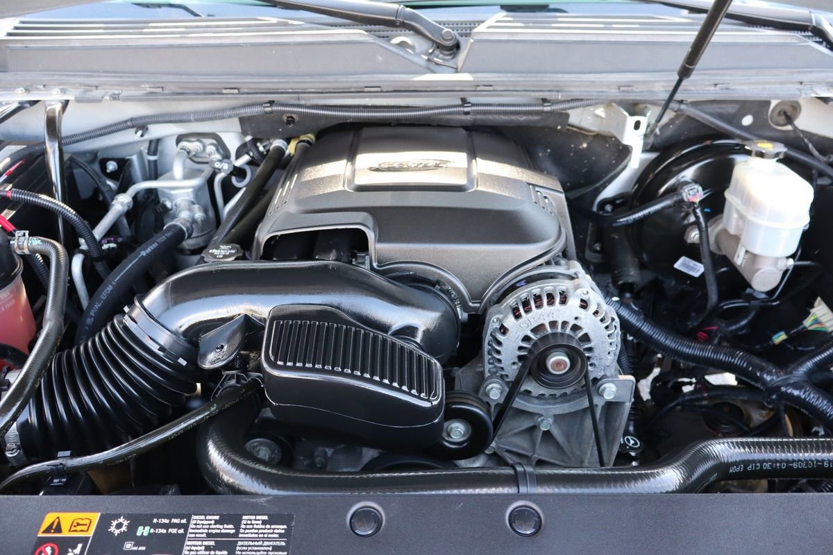 Used 2013 Chevrolet Suburban LT image 39