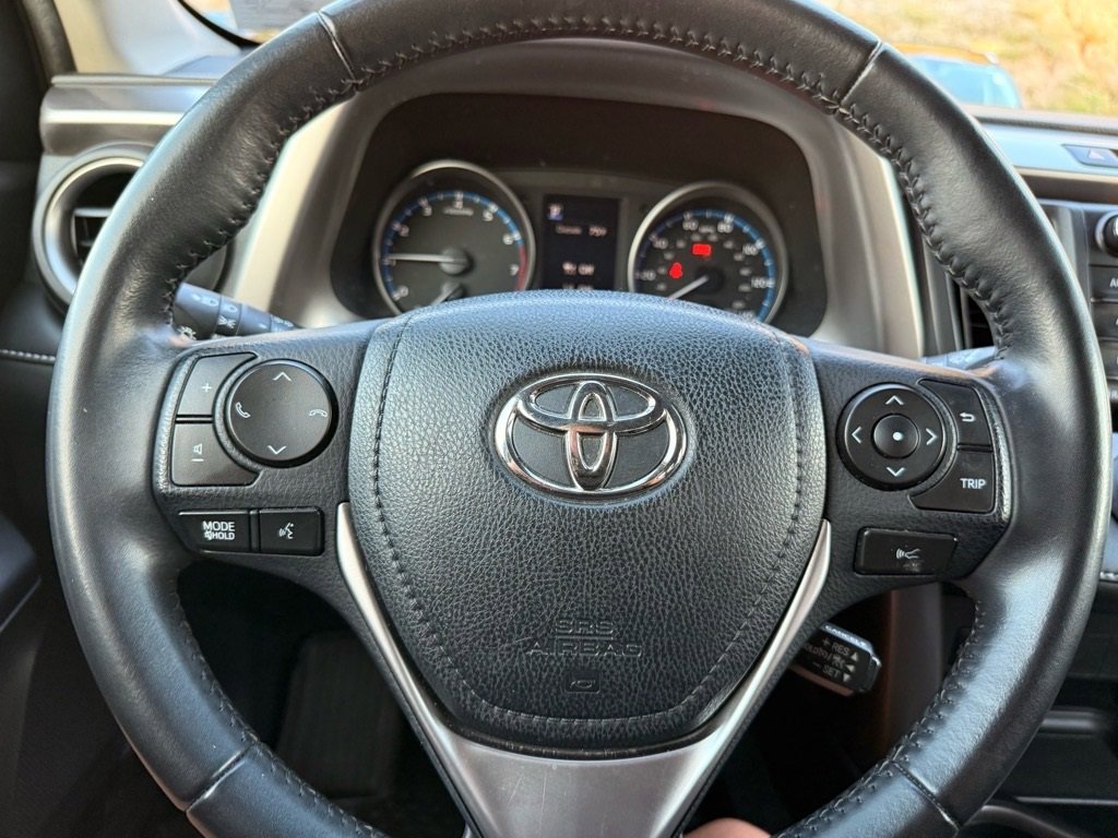 Used 2018 Toyota RAV4 XLE image 14