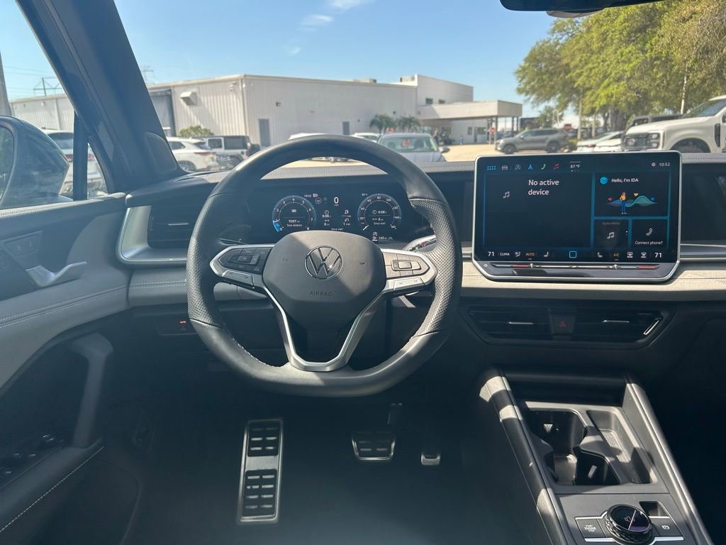 Certified 2025 Volkswagen Tiguan SE R-Line AWD/4WD image 54