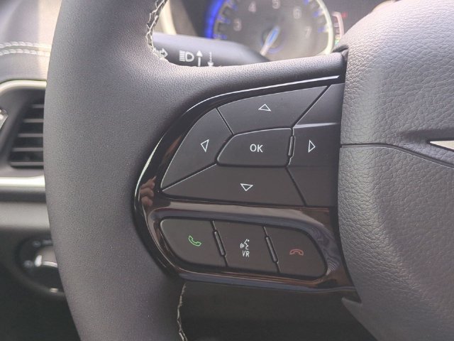 New 2027 Chrysler Pacifica Limited w/ Family Tech Group FWD image 20