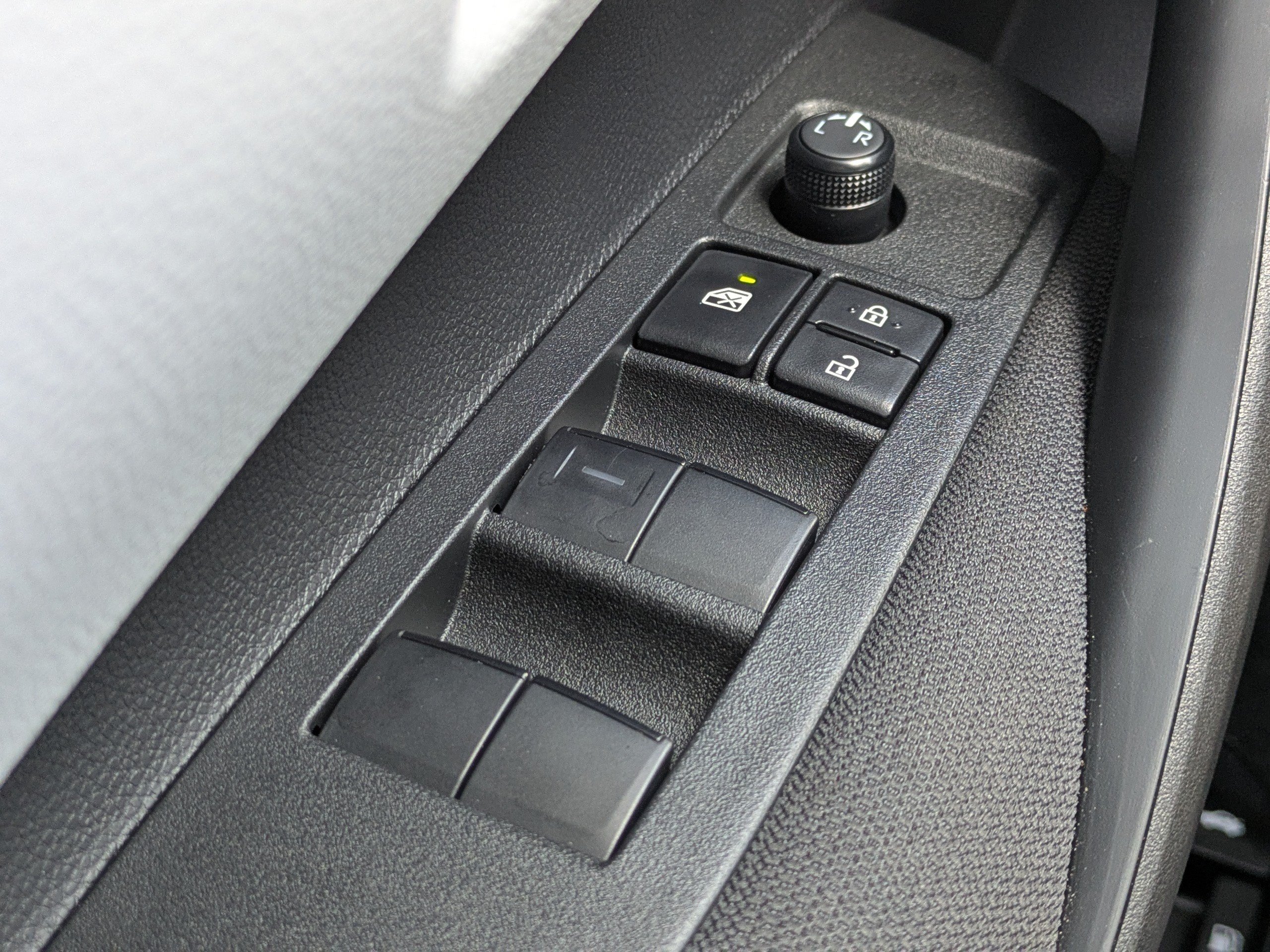 Used 2026 Toyota Corolla SE FWD image 18