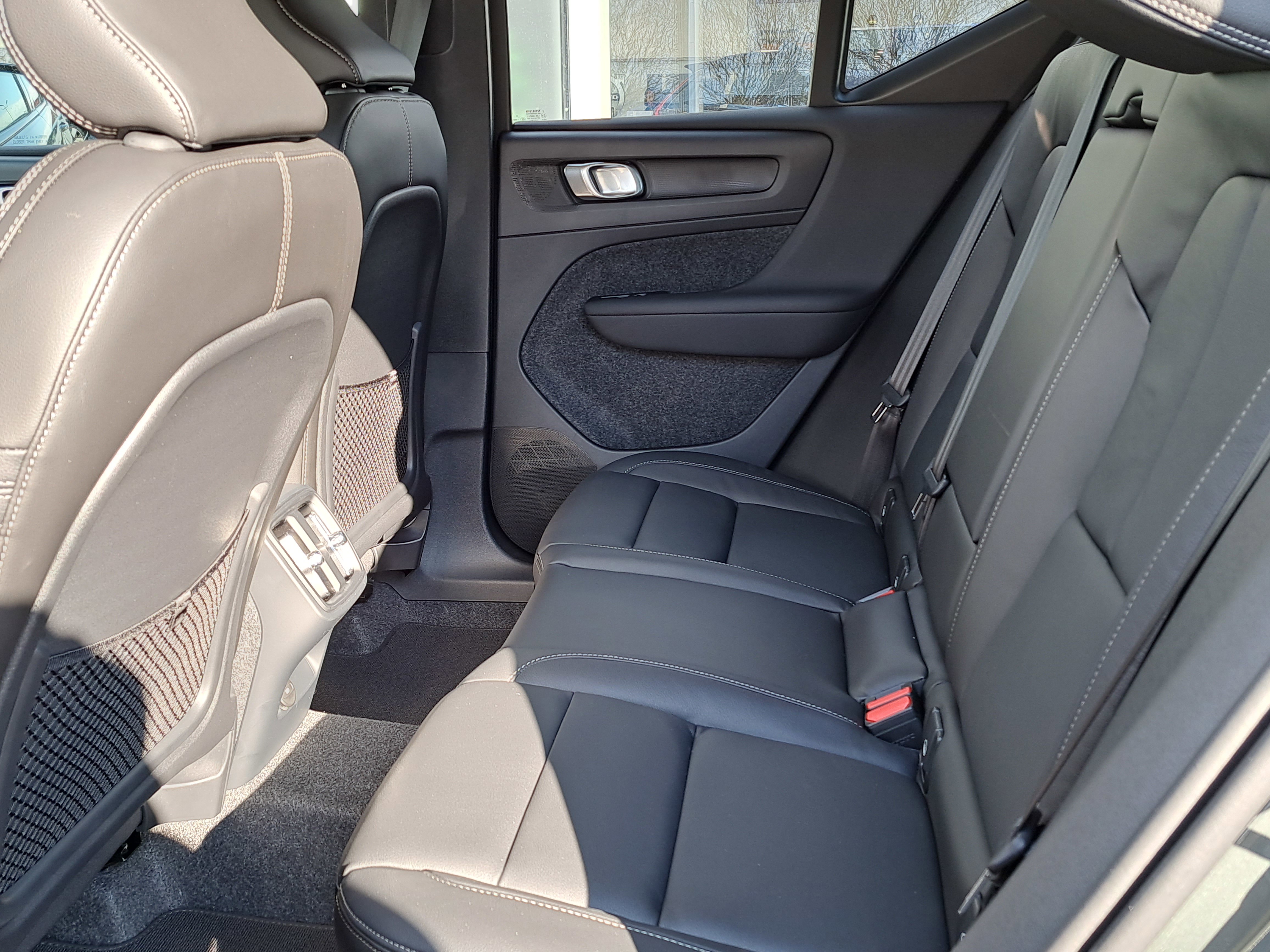 New 2026 Volvo XC40 B4 Core image 7
