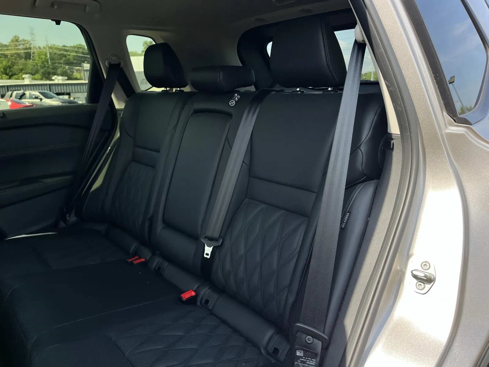Used 2025 Nissan Rogue Platinum w/ Tech Package FWD image 21