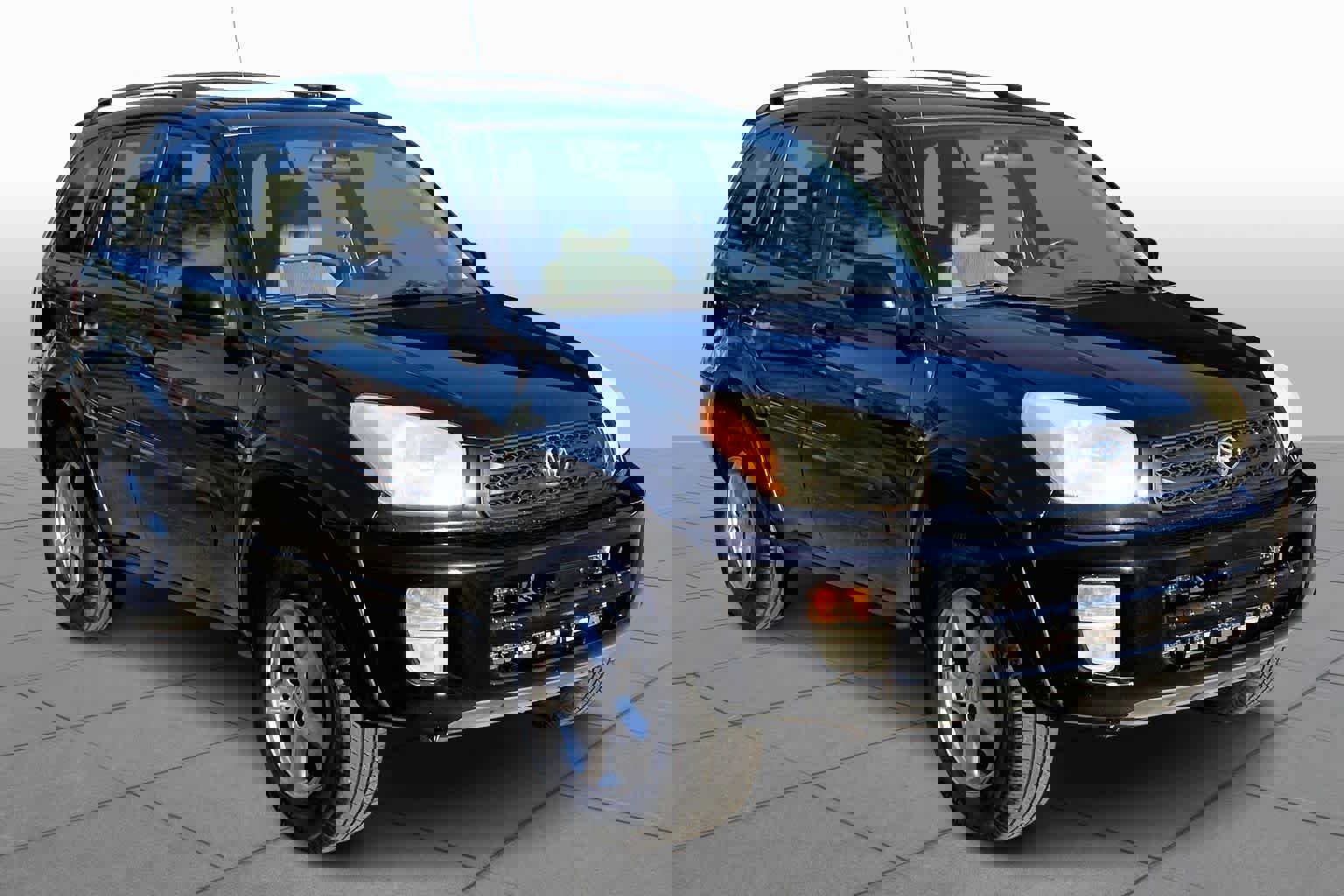 Used 2002 Toyota RAV4 4WD image 2