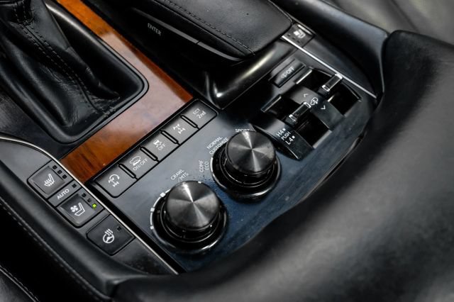 Used 2021 Lexus LX 570 4WD w/ Luxury Package image 25