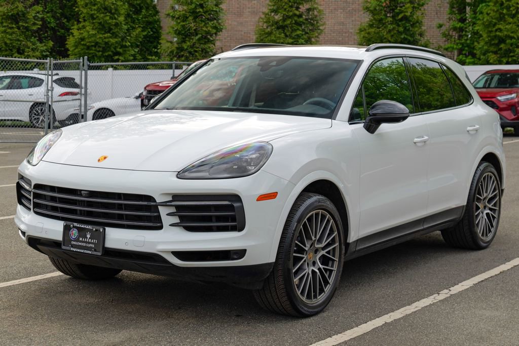 Used 2023 Porsche Cayenne Platinum Edition AWD/4WD image 3