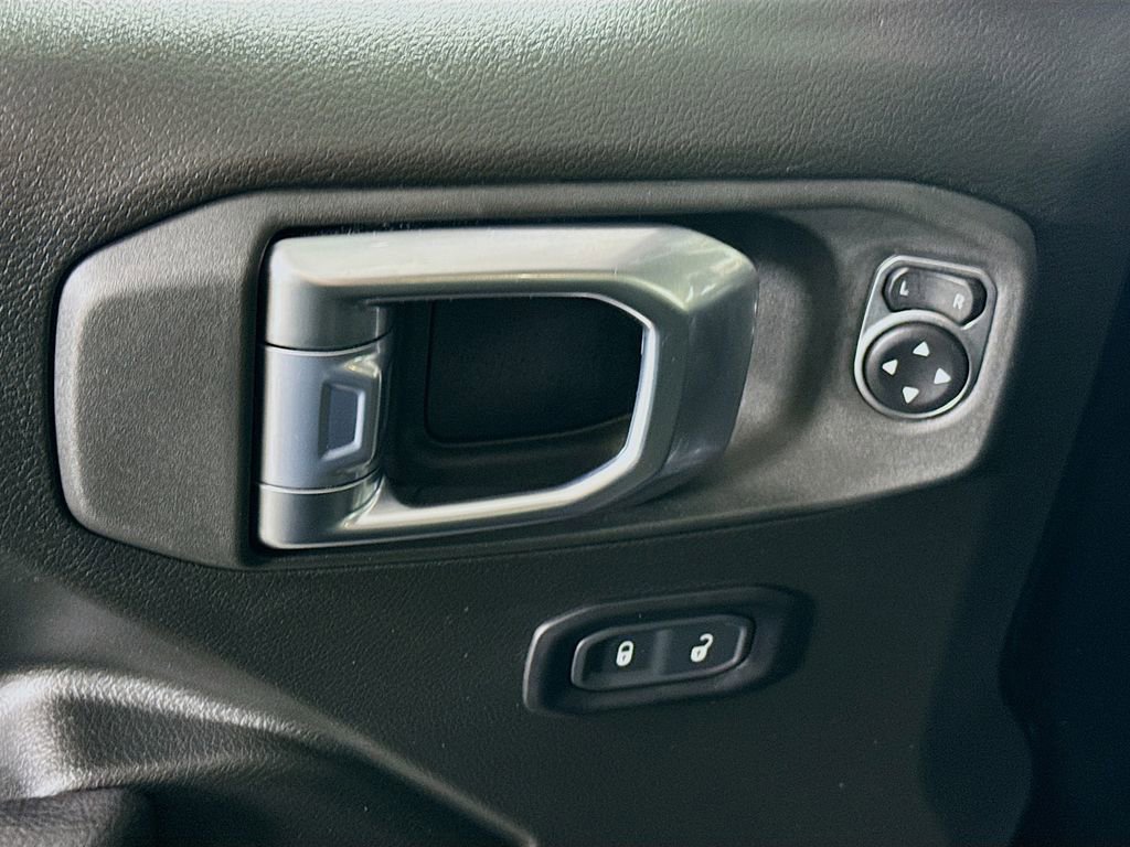 Used 2025 Jeep Wrangler Sport image 22