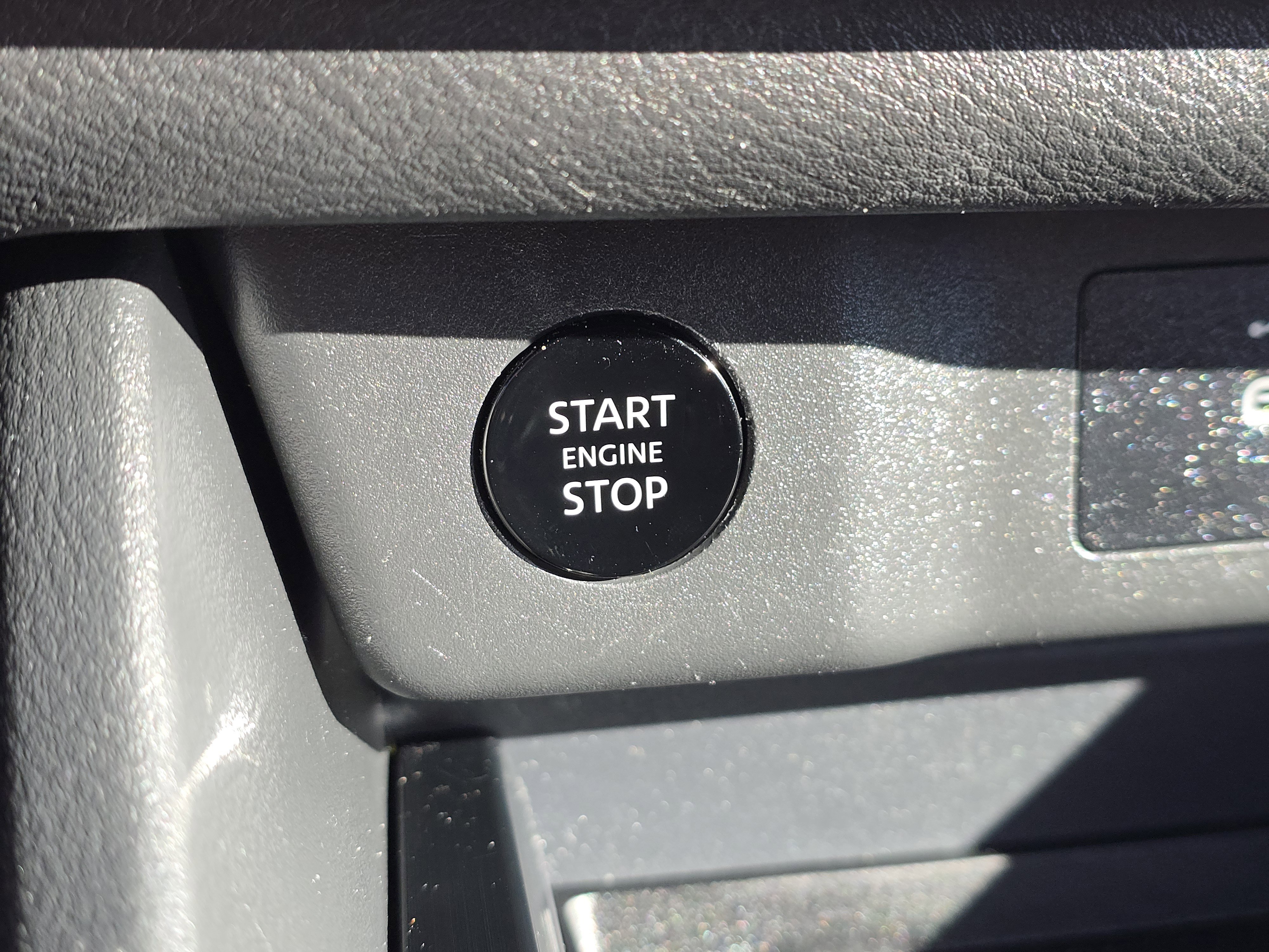 Used 2024 Nissan Rogue SV image 26