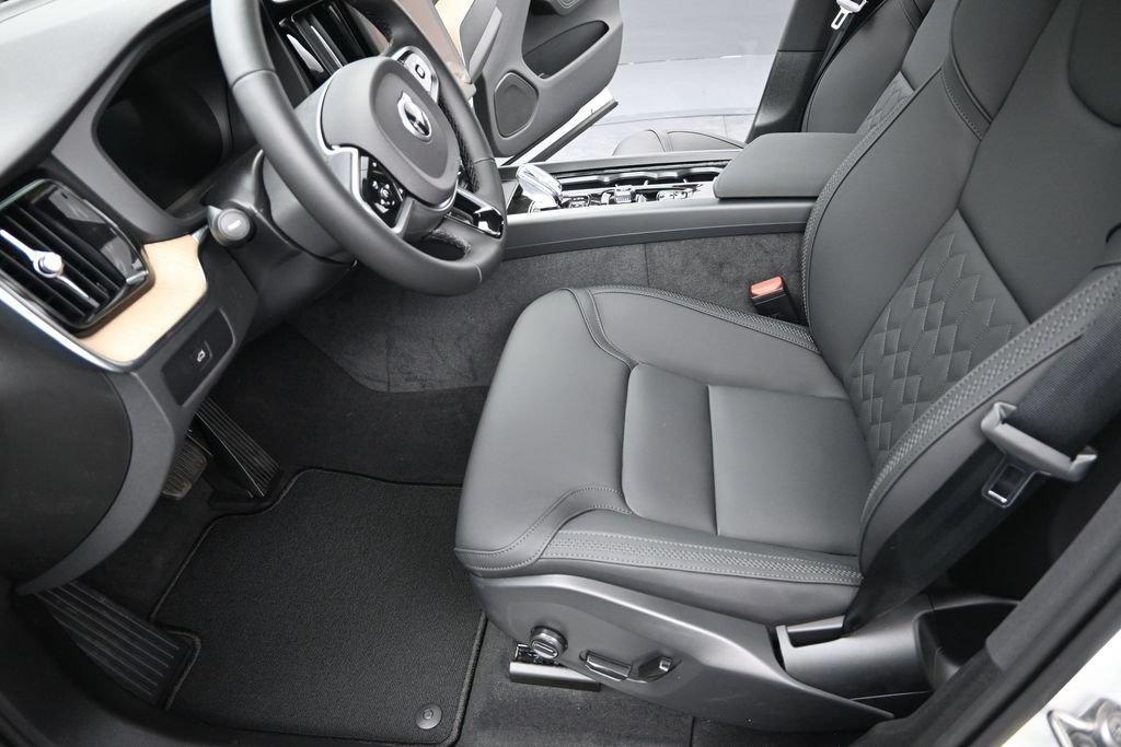 New 2026 Volvo XC60 B5 Core AWD/4WD image 10