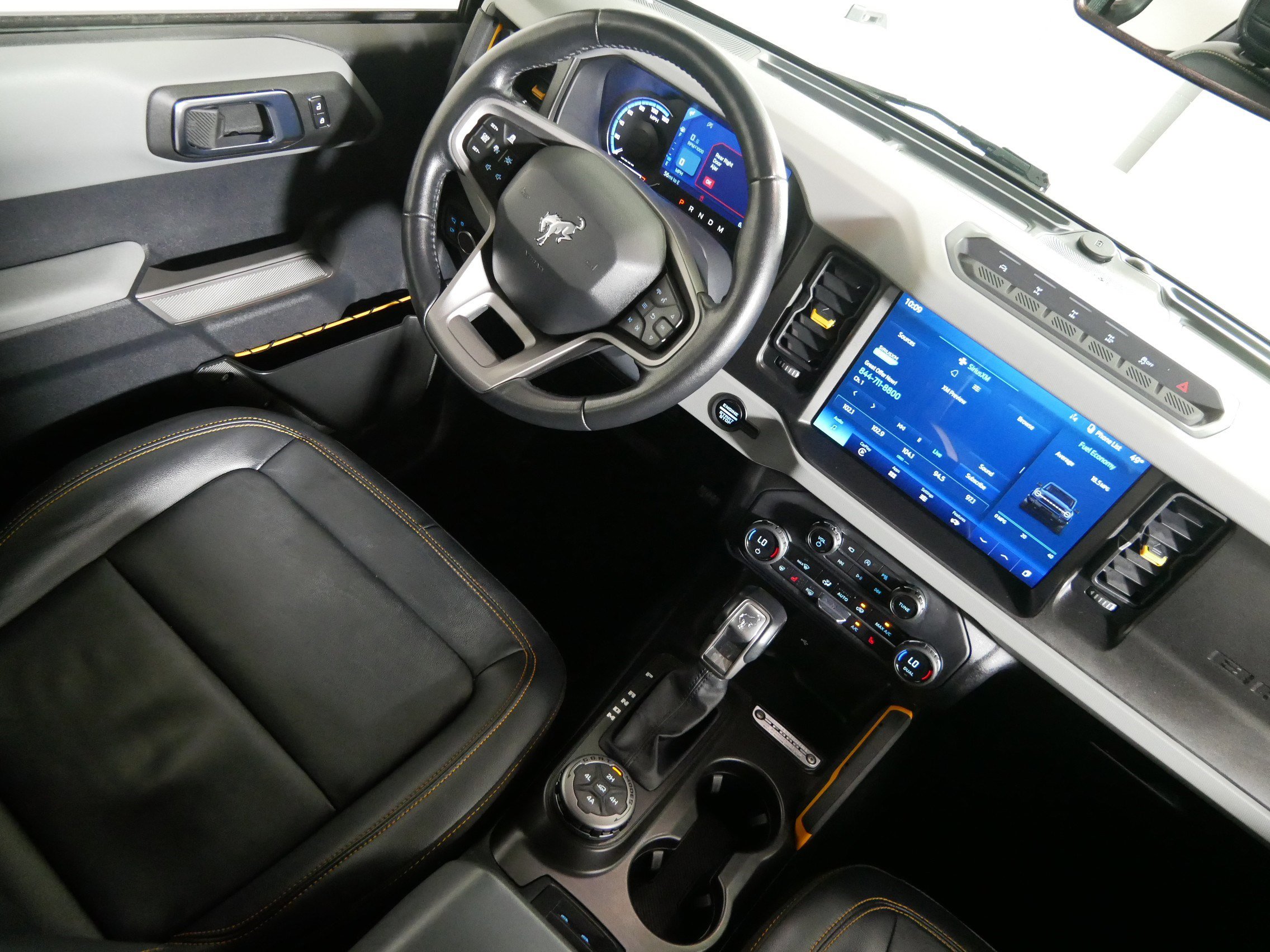 Used 2023 Ford Bronco Badlands AWD/4WD image 9