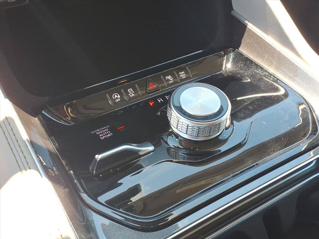 Used 2022 Jeep Wagoneer Series I AWD/4WD image 9