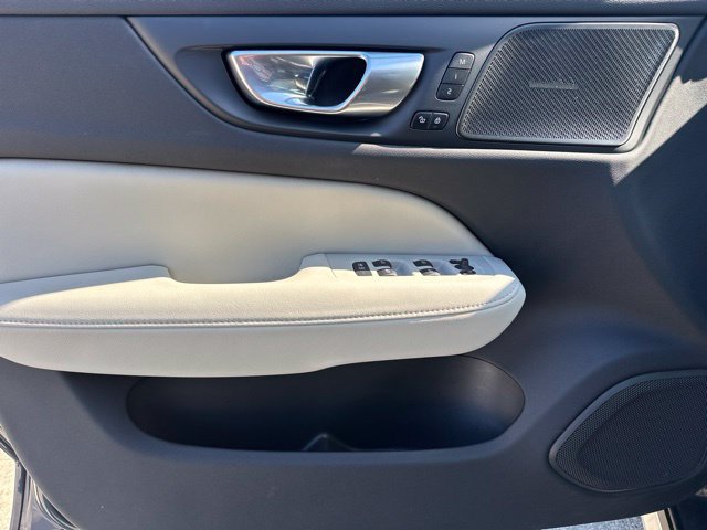 Certified 2024 Volvo V60 B5 Cross Country Ultimate w/ Protection Package Premier AWD/4WD image 16