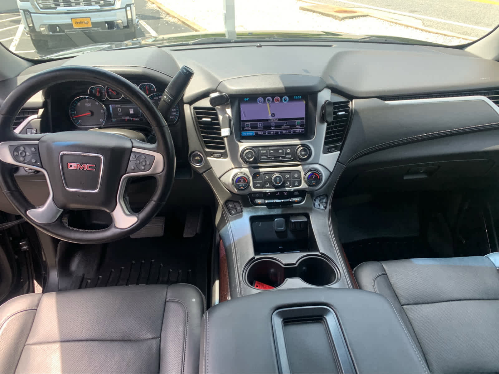 Used 2018 GMC Yukon XL SLT AWD/4WD image 11