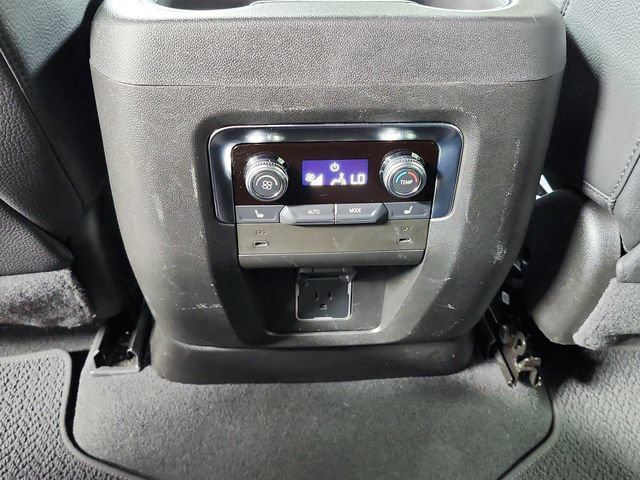 Used 2025 GMC Yukon Denali RWD image 38