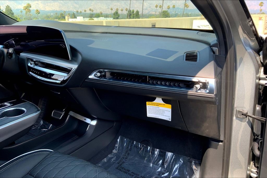 New 2026 Cadillac Lyriq V image 32