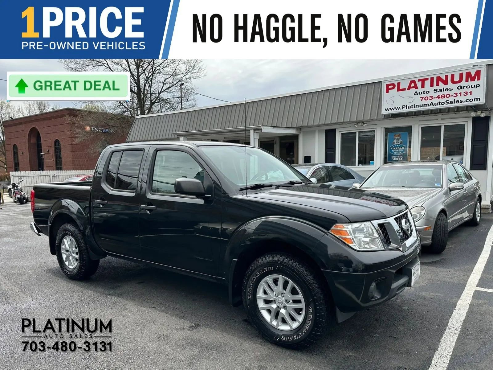 Used 2019 Nissan Frontier SV image 1