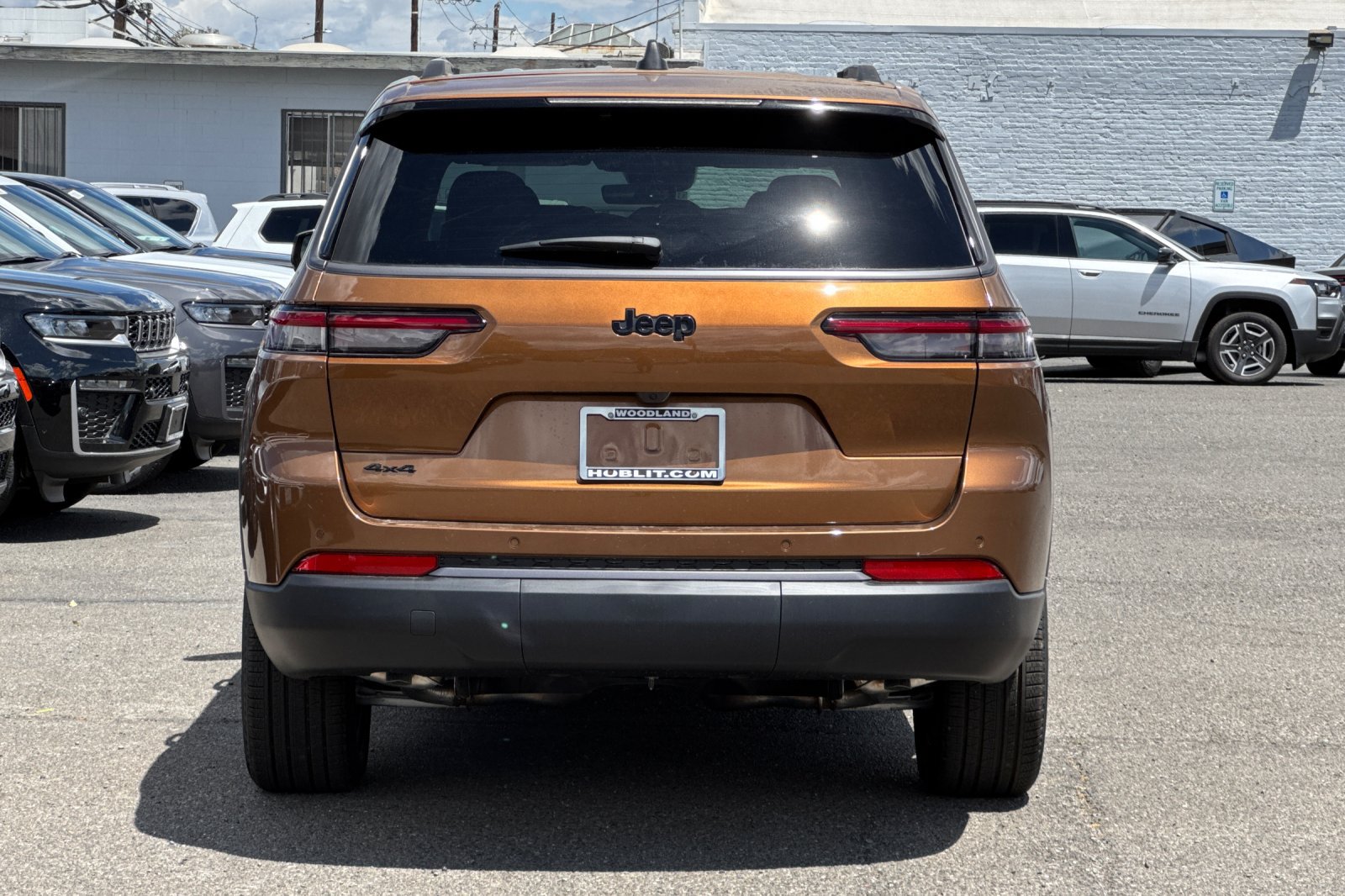 New 2026 Jeep Grand Cherokee L Limited w/ Limited Altitude Package AWD/4WD image 4