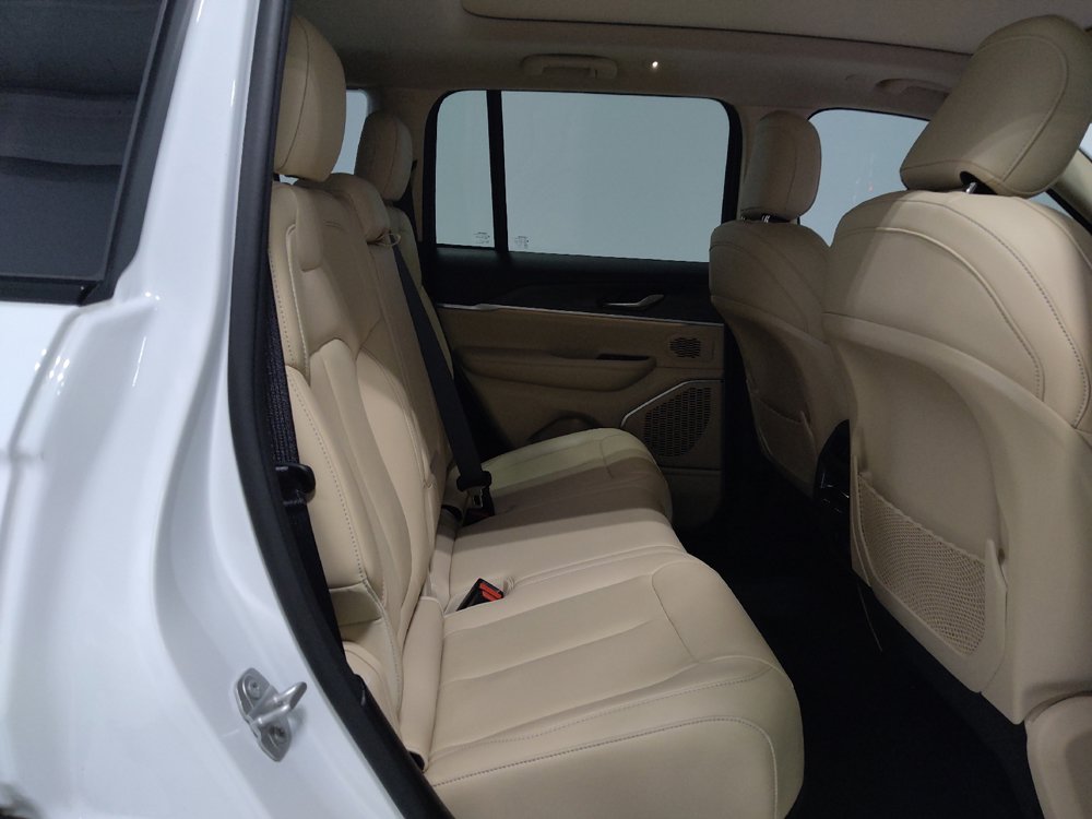 Used 2022 Jeep Grand Cherokee Limited AWD/4WD image 19