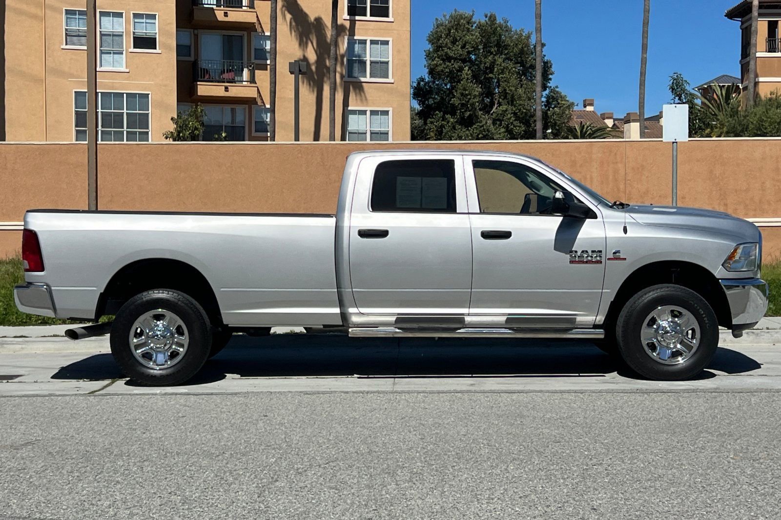 Used 2015 RAM 2500 Tradesman w/ Chrome Appearance Group image 3