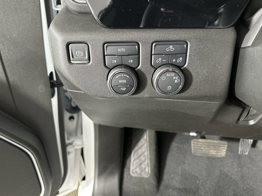 Used 2024 Chevrolet Silverado 1500 LT image 20