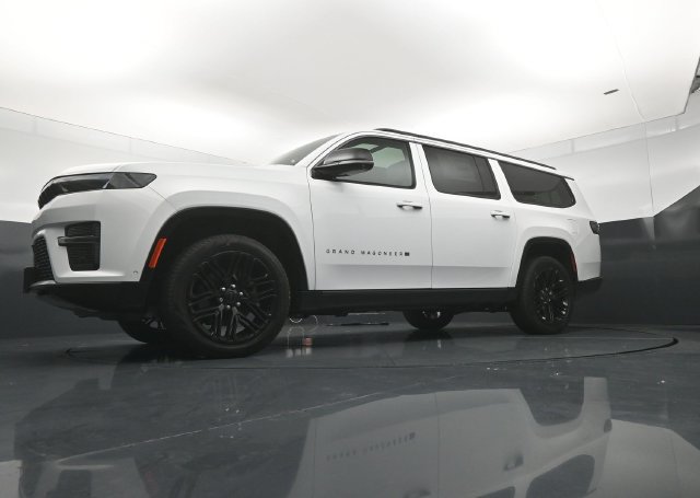 New 2026 Jeep Grand Wagoneer L Limited AWD/4WD image 24