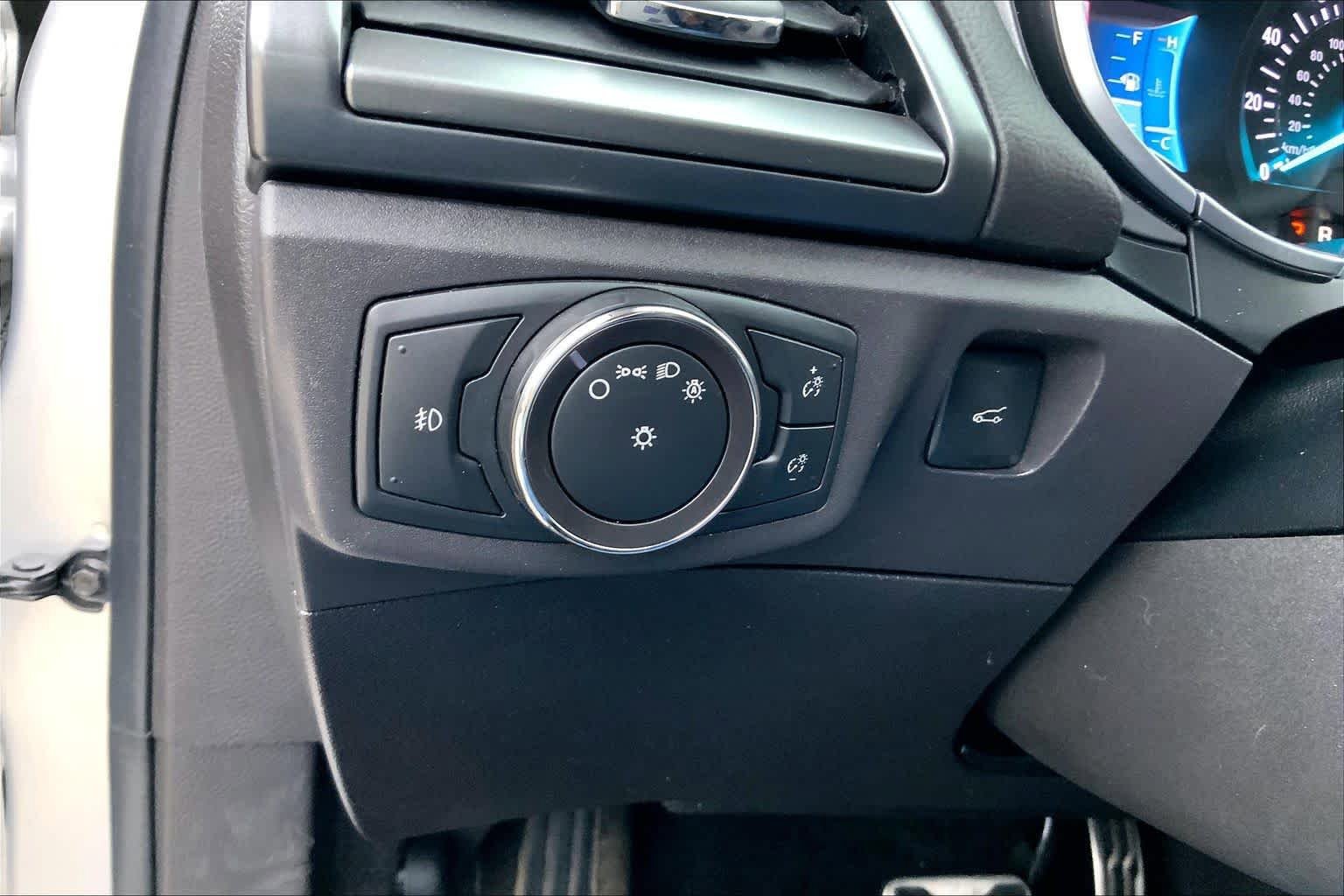 Used 2014 Ford Fusion Titanium FWD image 33