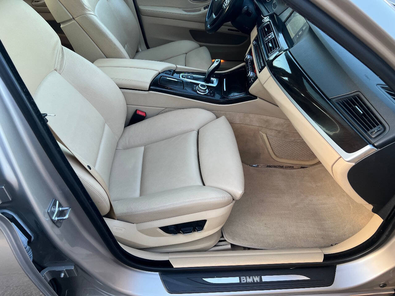 Used 2011 BMW 535i xDrive Sedan AWD/4WD image 24