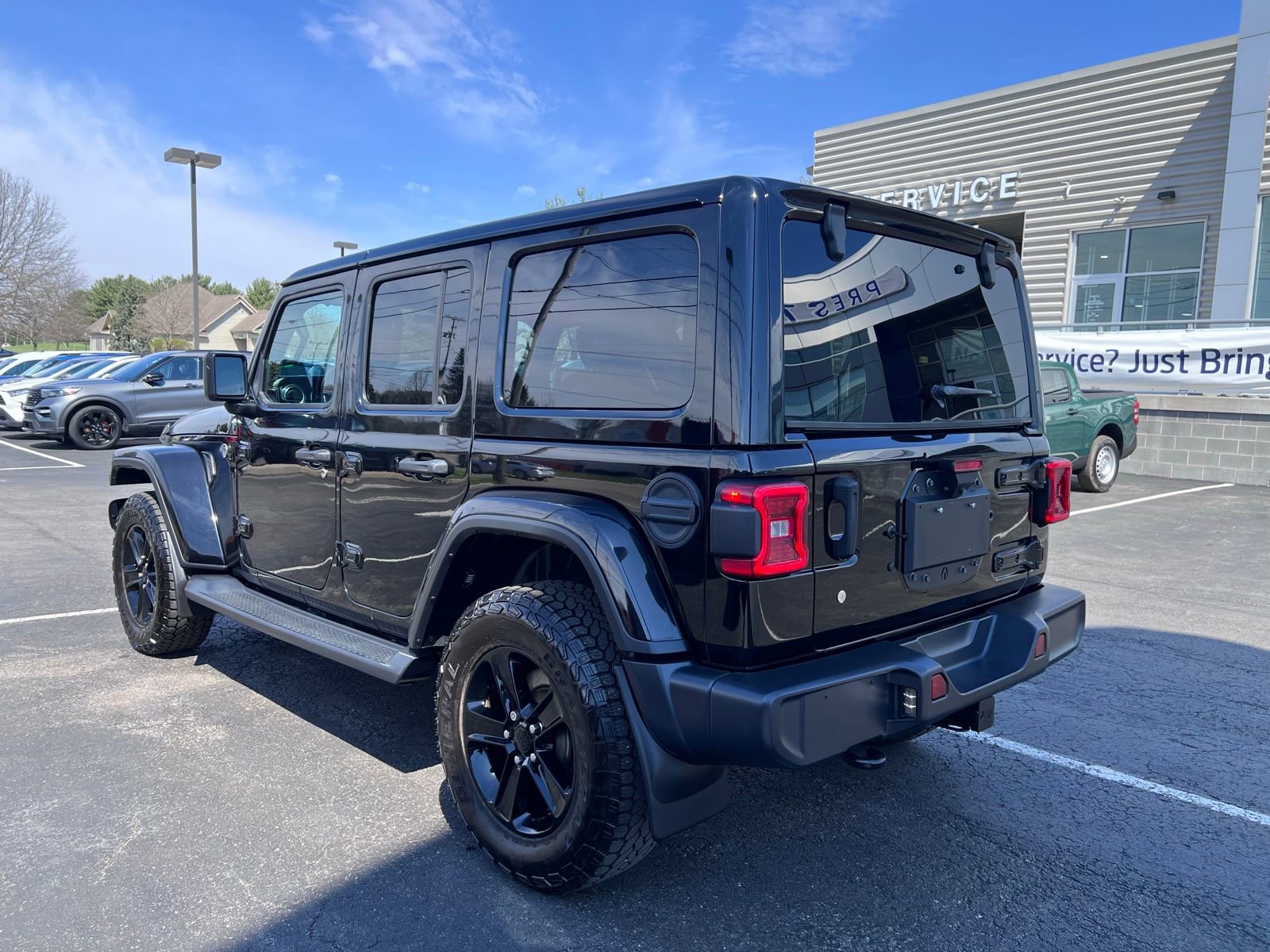 Used 2020 Jeep Wrangler Unlimited Sahara image 6