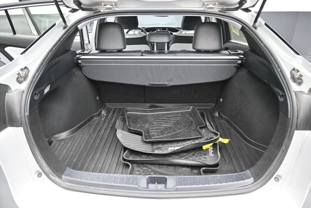 Certified 2018 Toyota Prius Four w/ Advanced Technology Package FWD image 31