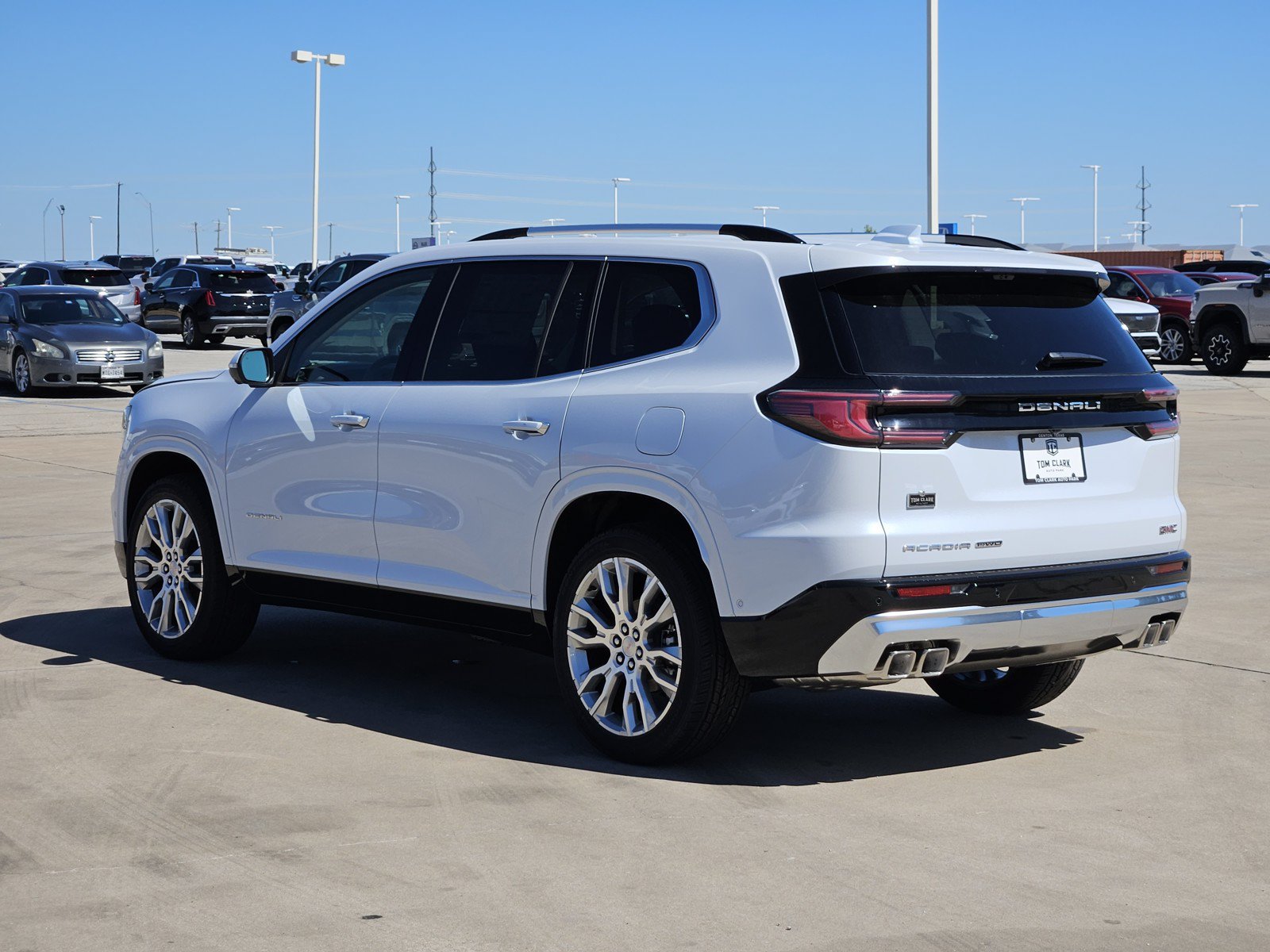 New 2027 GMC Acadia Denali w/ Denali Reserve Package AWD/4WD image 3
