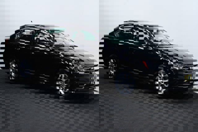 Used 2016 Volkswagen Passat 1.8T S image 1