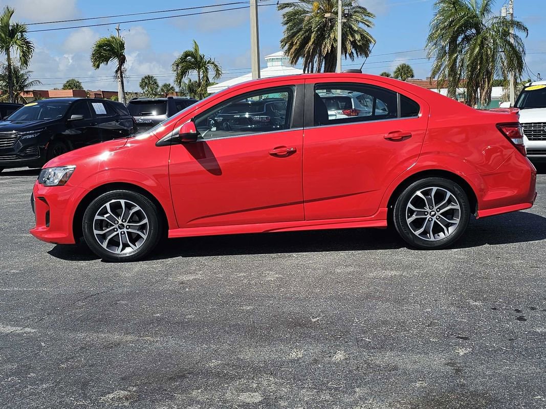 Used 2020 Chevrolet Sonic LT w/ Convenience Package FWD image 3