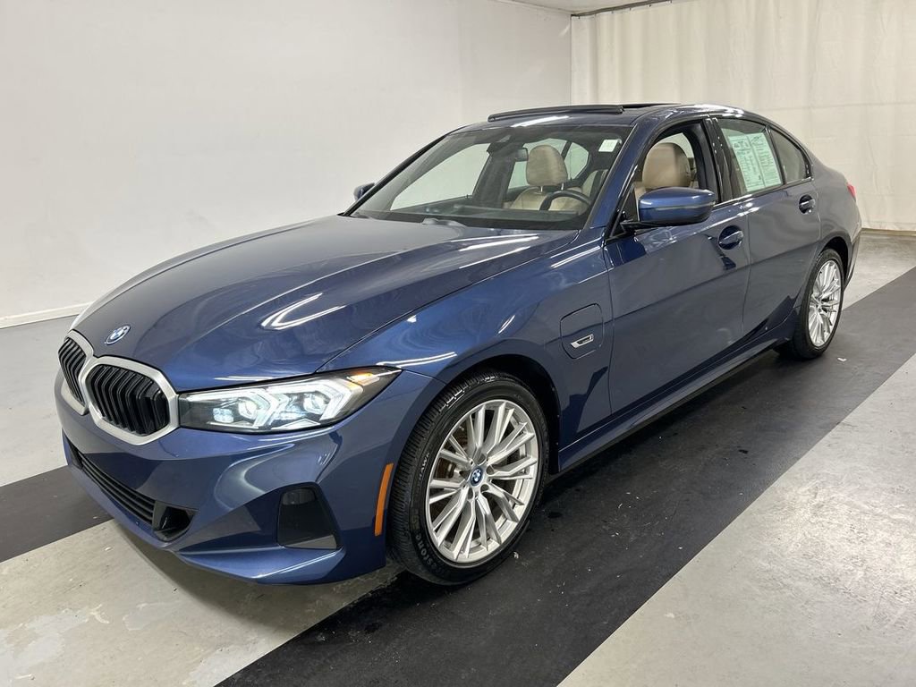Used 2023 BMW 330e xDrive image 5