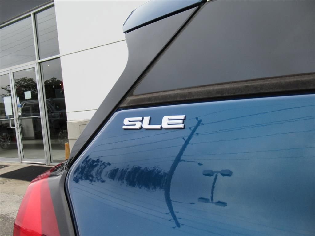 Used 2020 GMC Terrain SLE w/ Driver Convenience Package image 8