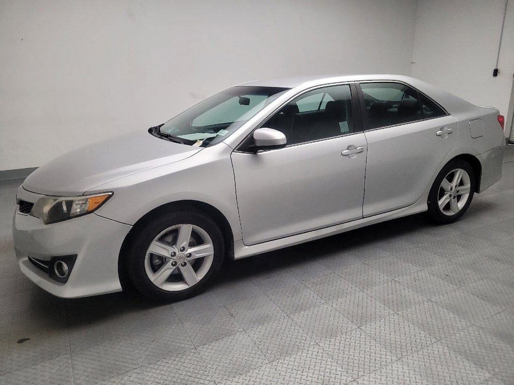 Used 2013 Toyota Camry SE image 2