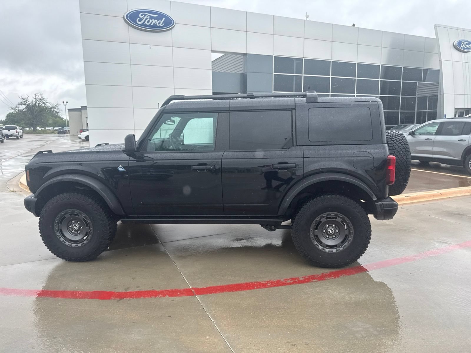 Used 2024 Ford Bronco Black Diamond AWD/4WD image 8