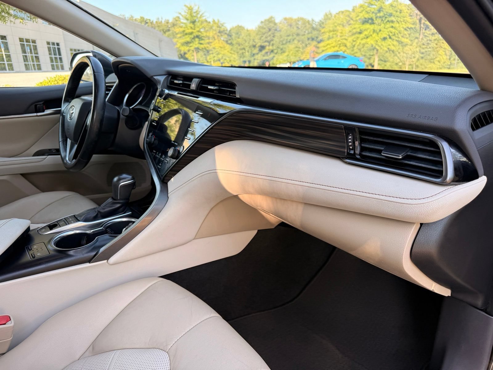 Used 2019 Toyota Camry XLE w/ Carpet Mat Package FWD image 23