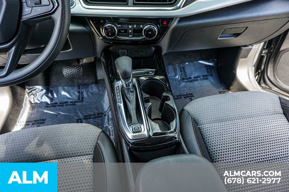 Used 2025 Chevrolet Trax LT FWD image 38