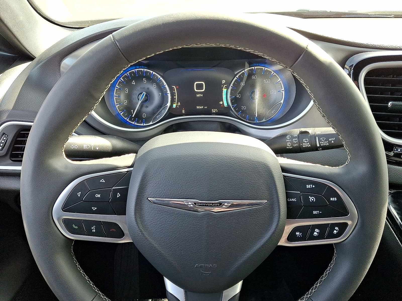 Used 2025 Chrysler Pacifica Select FWD image 16