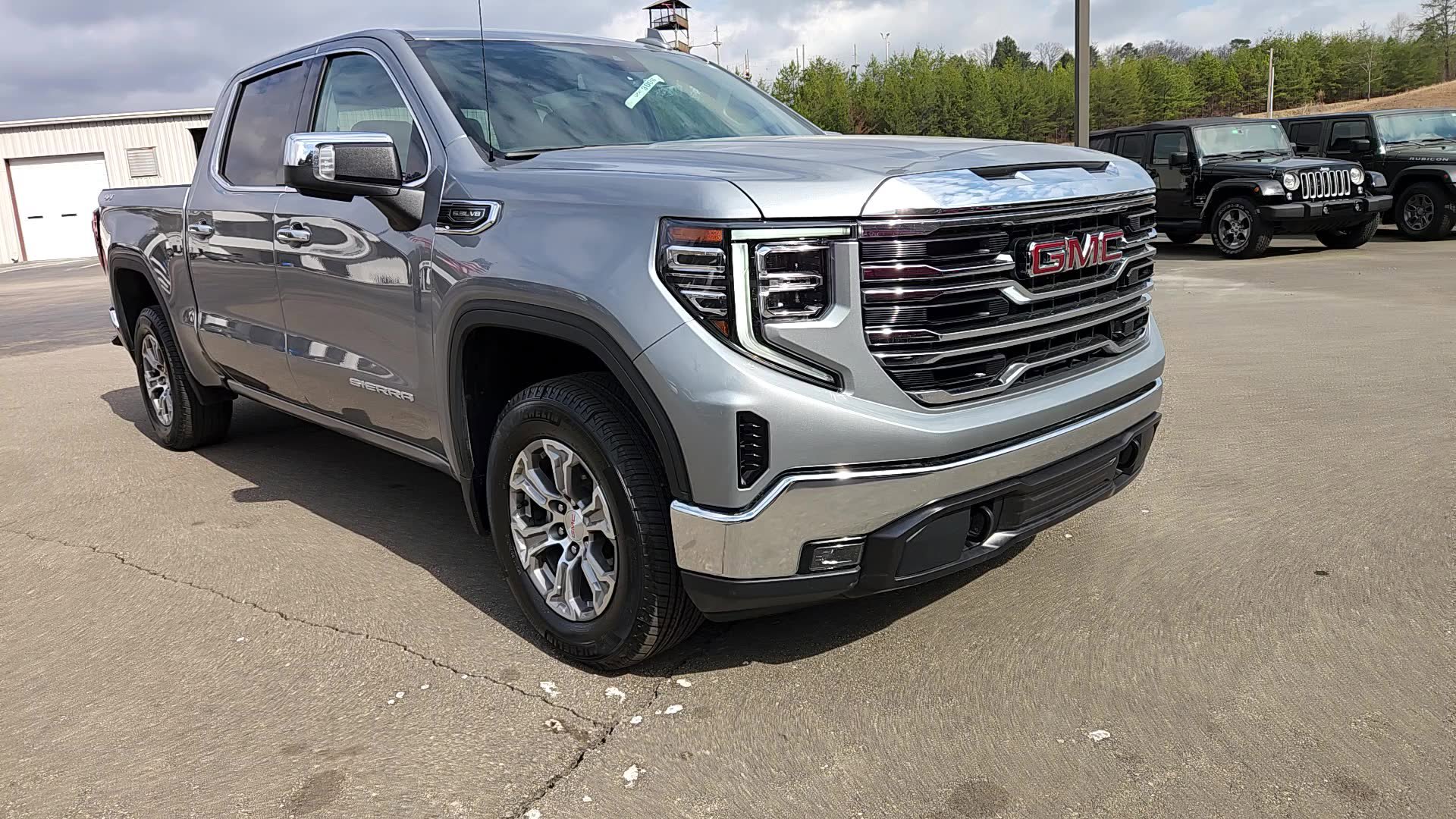 Used 2025 GMC Sierra 1500 SLT image 12
