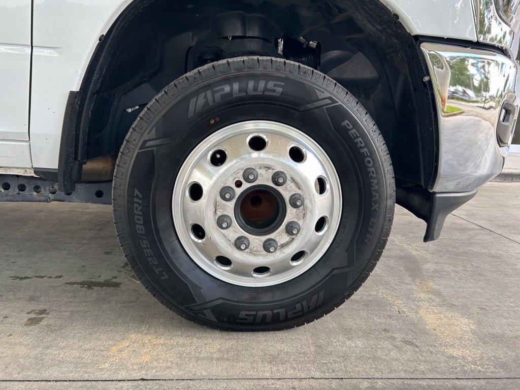 Used 2026 RAM 3500 Tradesman w/ Chrome Appearance Group RWD image 18