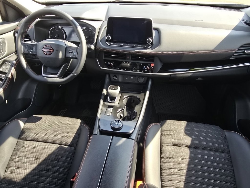 Used 2025 Nissan Rogue SV w/ Rock Creek Premium Package image 19