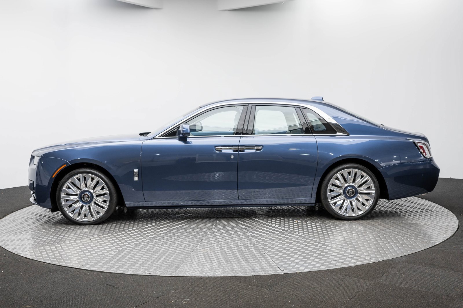 New 2026 Rolls-Royce Ghost image 3