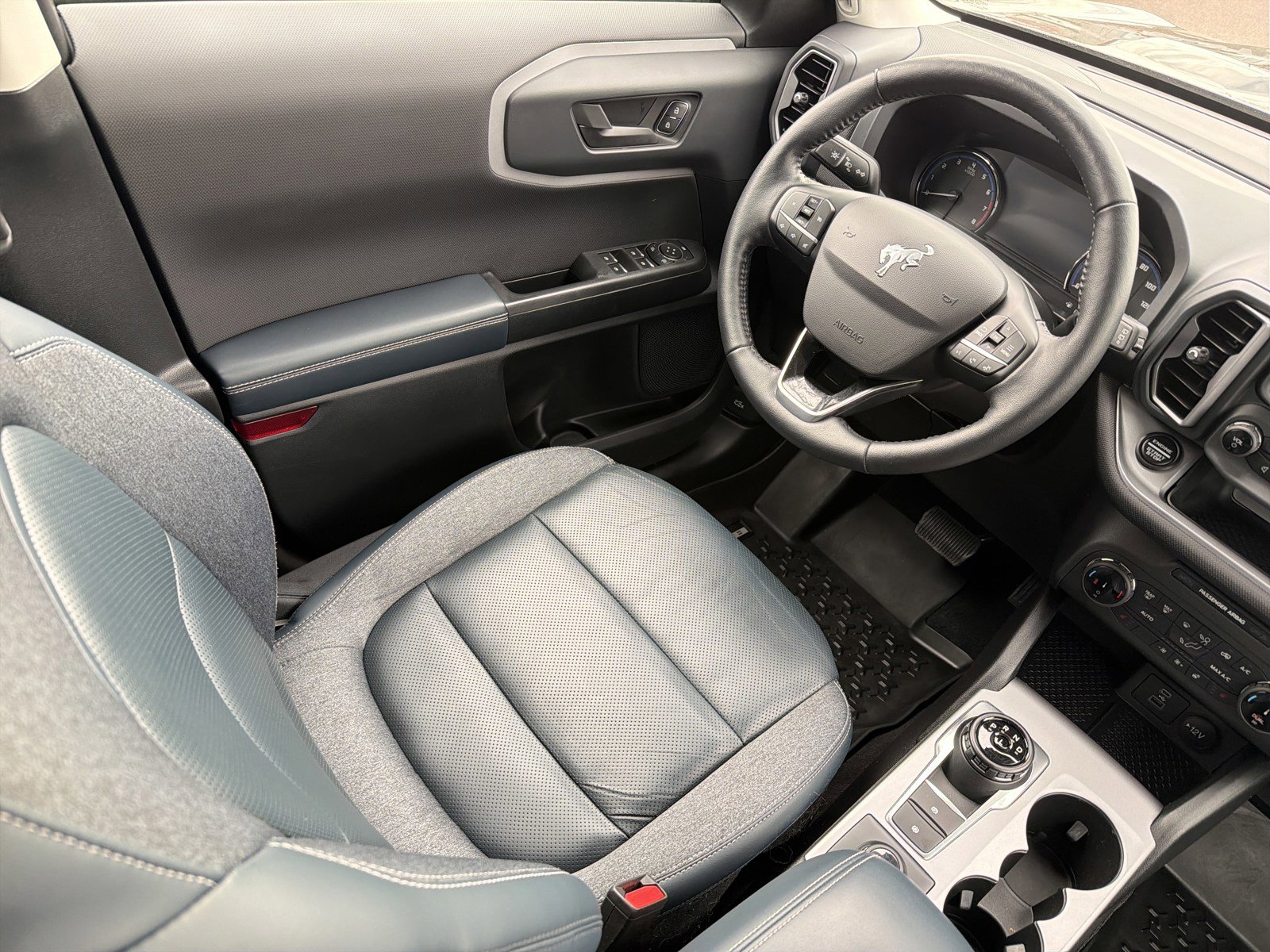 Used 2022 Ford Bronco Sport Outer Banks image 9