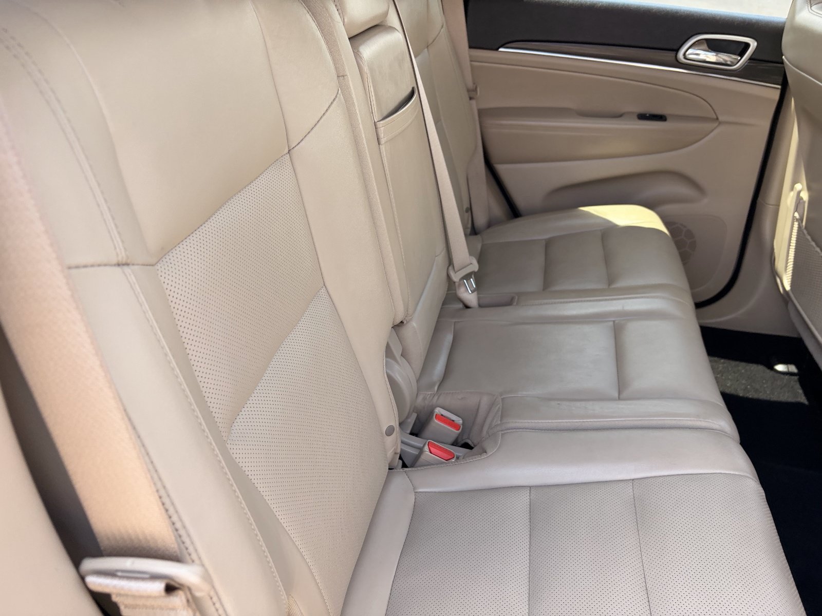 Used 2020 Jeep Grand Cherokee Limited w/ Luxury Group II RWD image 12